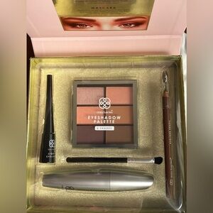 Beauty Box Glam Makeup Essentials Gift Set